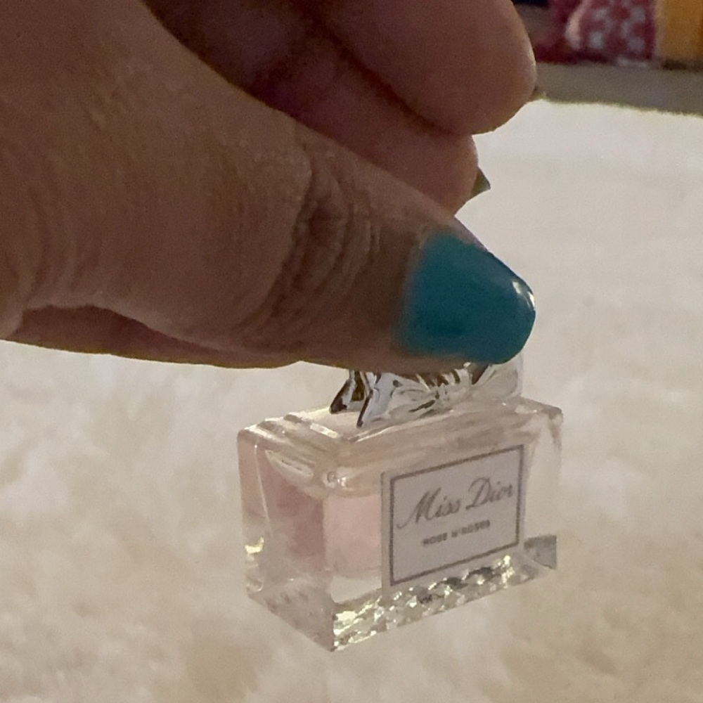 (4) Women's mini Fragrance - Picture 7 of 7